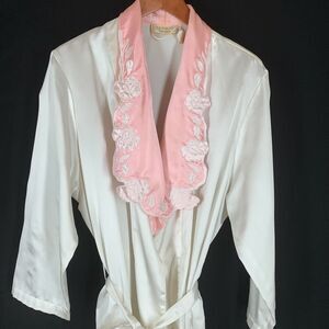 Victoria Secret Long Robe w Belt M/L White Satin Pink Embroidered Floral Collar